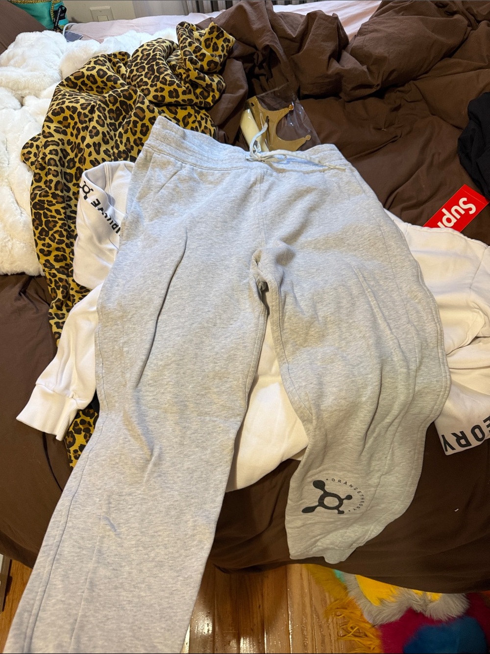 Orangetheory x Lululemon scuba joggers